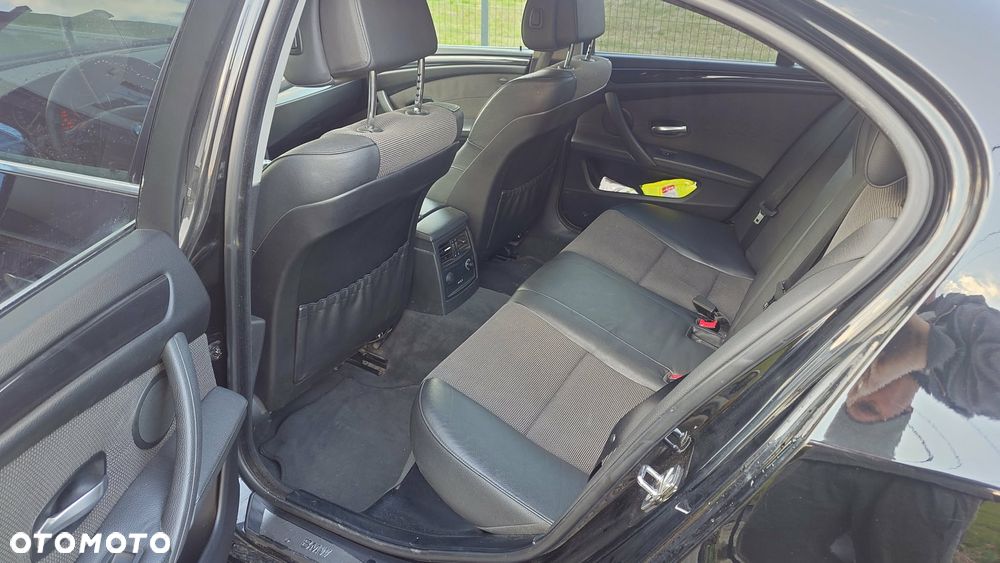 BMW Seria 5 525d - 12