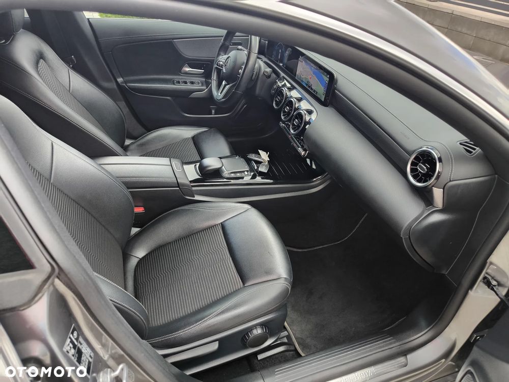 Mercedes-Benz CLA - 12