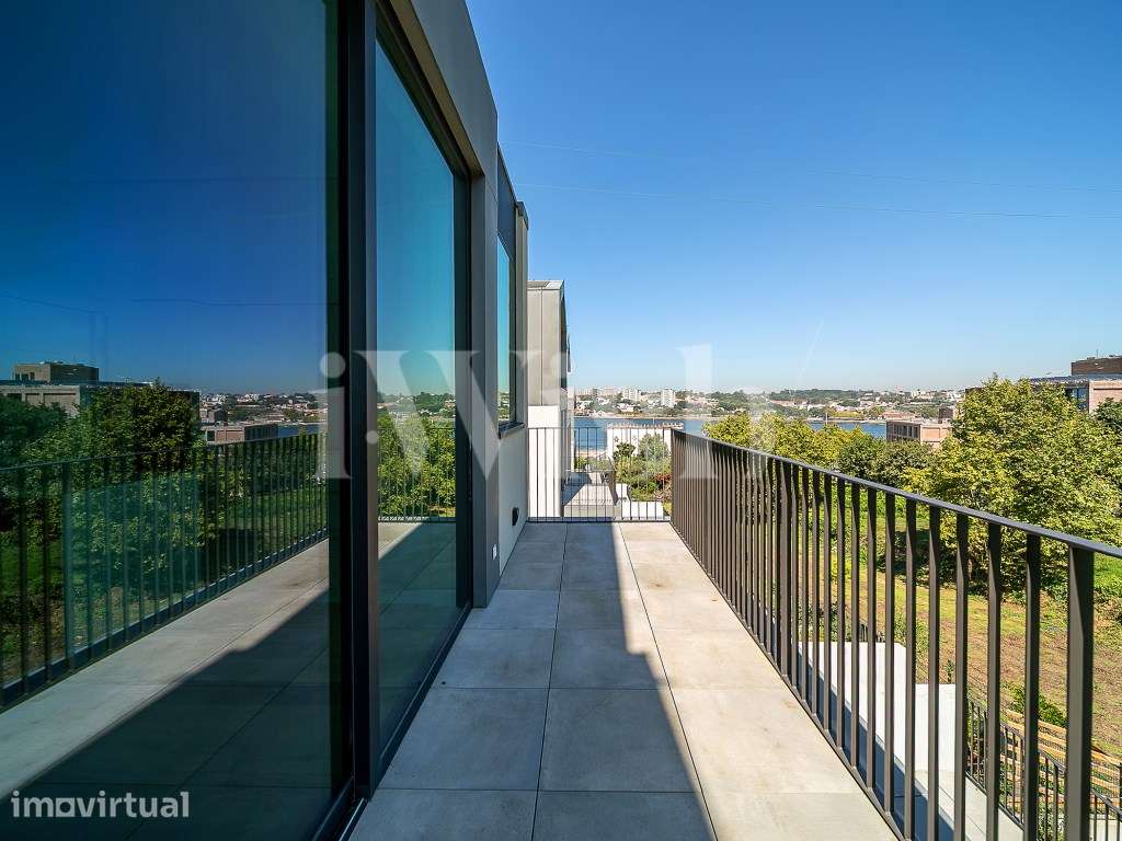 Moradia T5 de Luxo com Piscina e Vista Panorâmica sobre o Douro - Grande imagem: 4/59