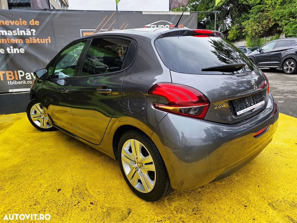 Peugeot 208 1.2 L PureTech Style - 8