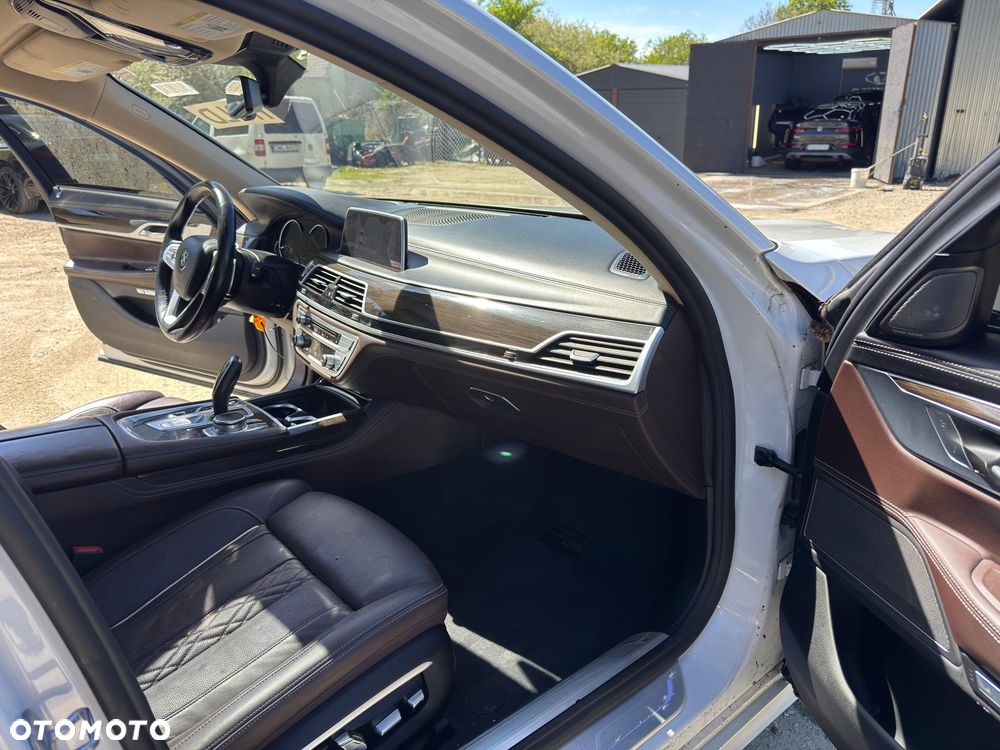 BMW Seria 7 750i xDrive Edition Exclusive - 11