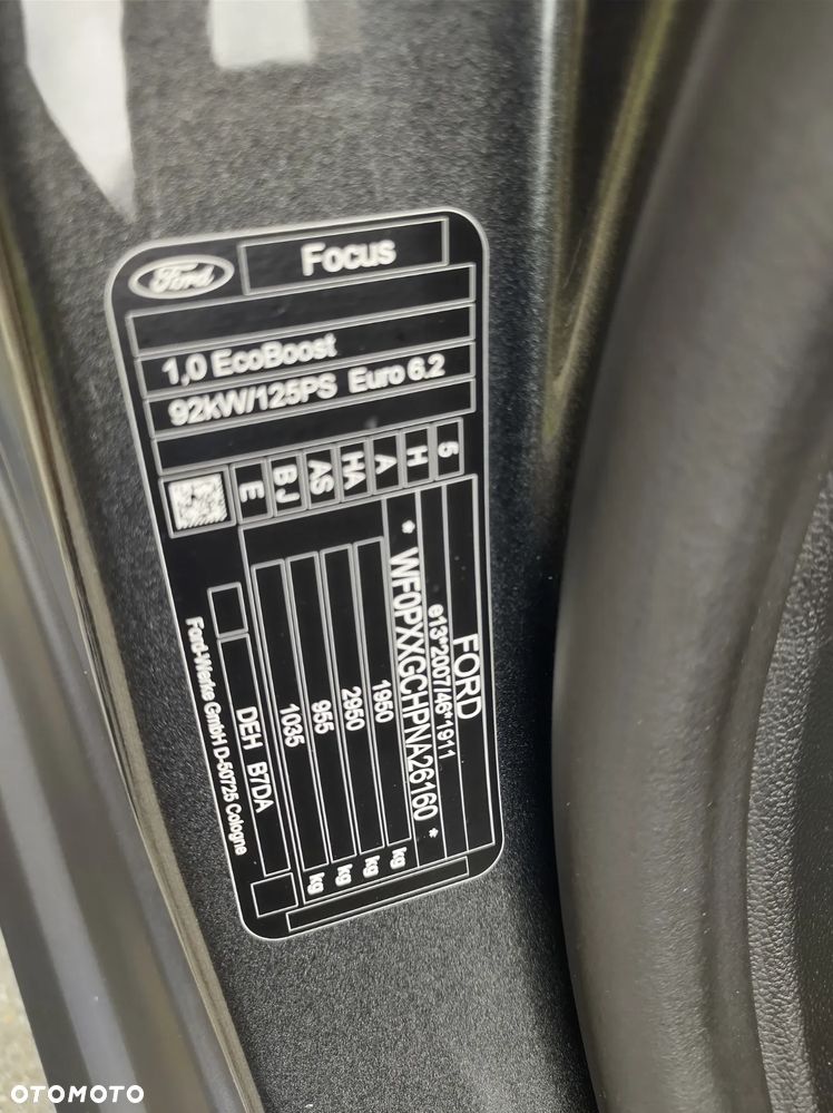Ford Focus 1.0 EcoBoost Titanium X - 27