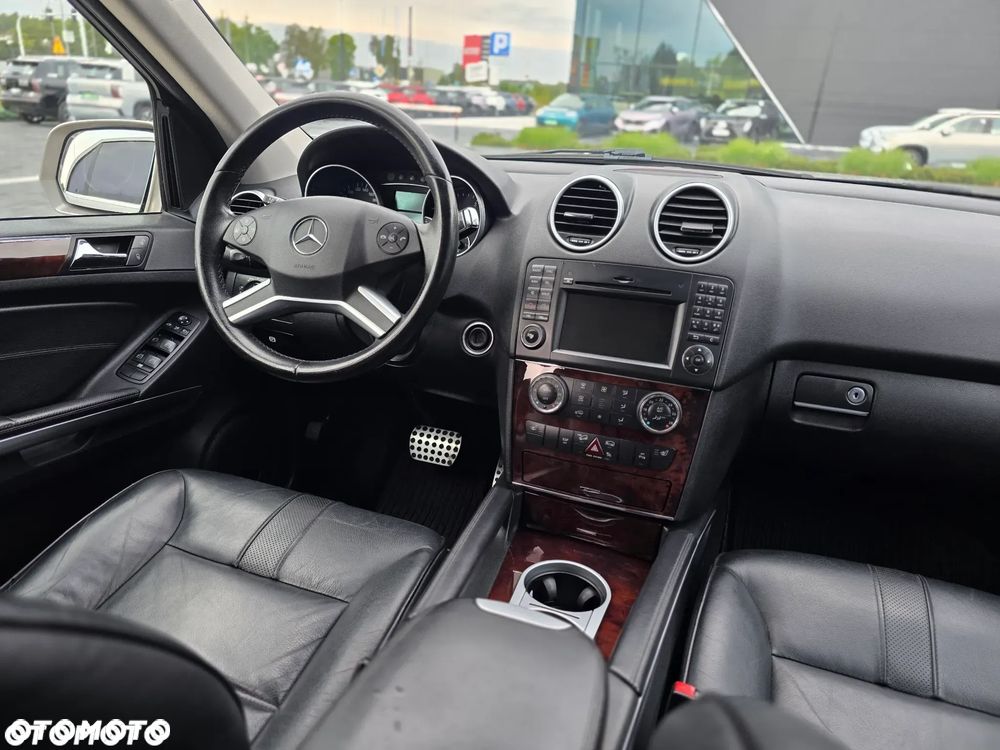 Mercedes-Benz ML - 22