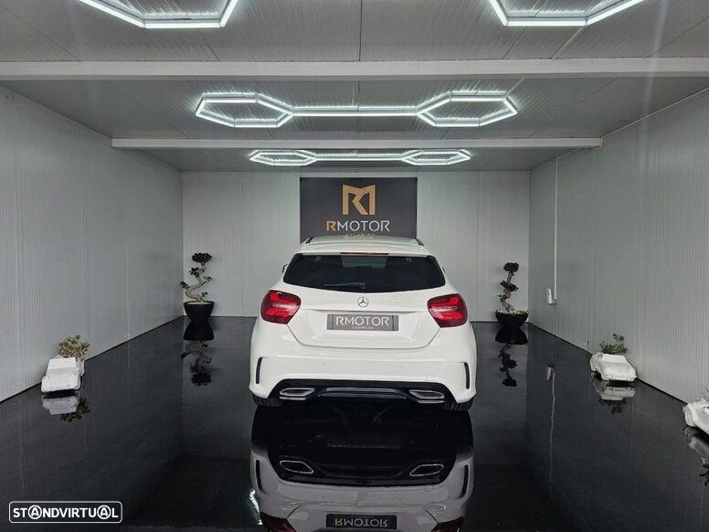 Mercedes-Benz A 180 d 7G-DCT AMG Line - 2
