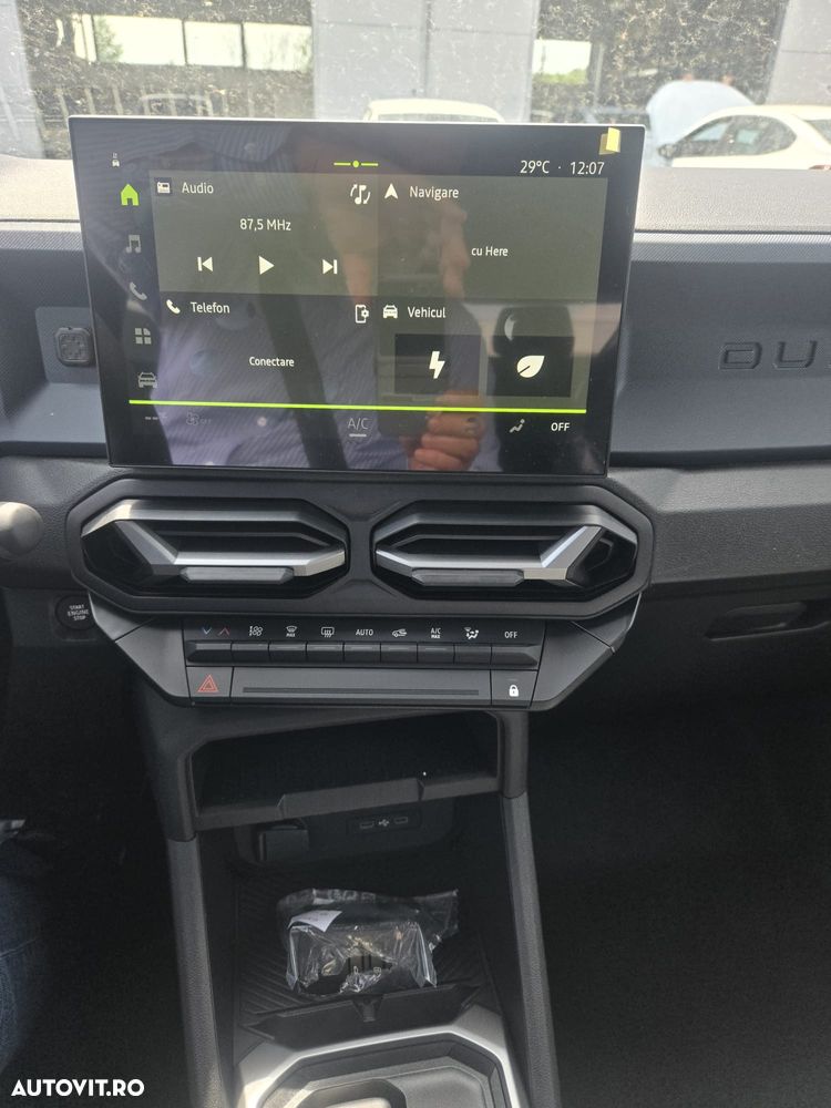 Dacia Duster HEV 140 Journey - 12