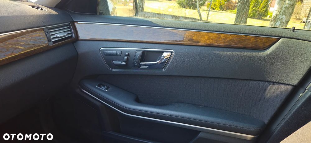 Mercedes-Benz Klasa E 350 CDI DPF 4Matic BlueEFFICIENCY 7G-TRONIC Elegance - 12