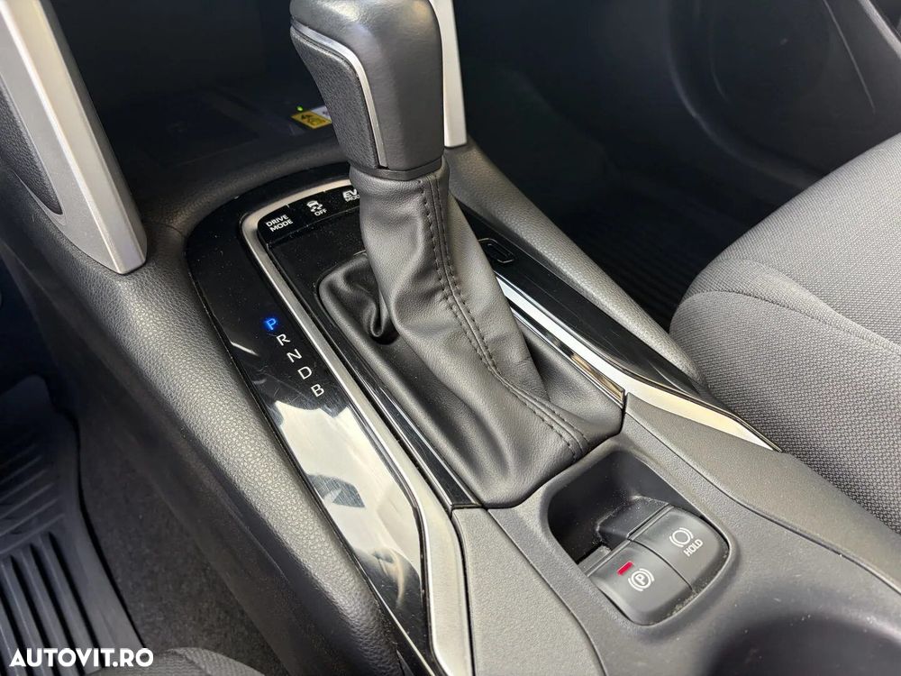 Toyota Corolla Cross - 25