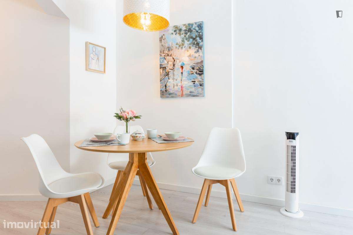 Apartamento com 2 quartos - localizado em Santa Marinha Porto - Grande imagem: 4/42