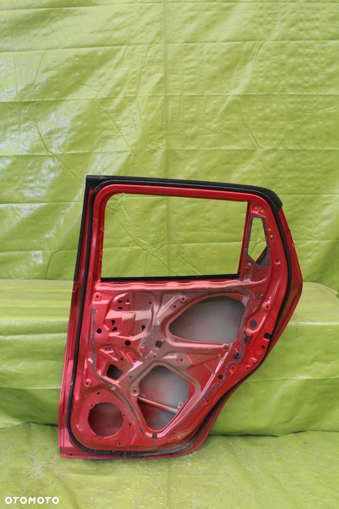 Drzwi Suzuki Swift 2017-2024r. tył prawy - 2