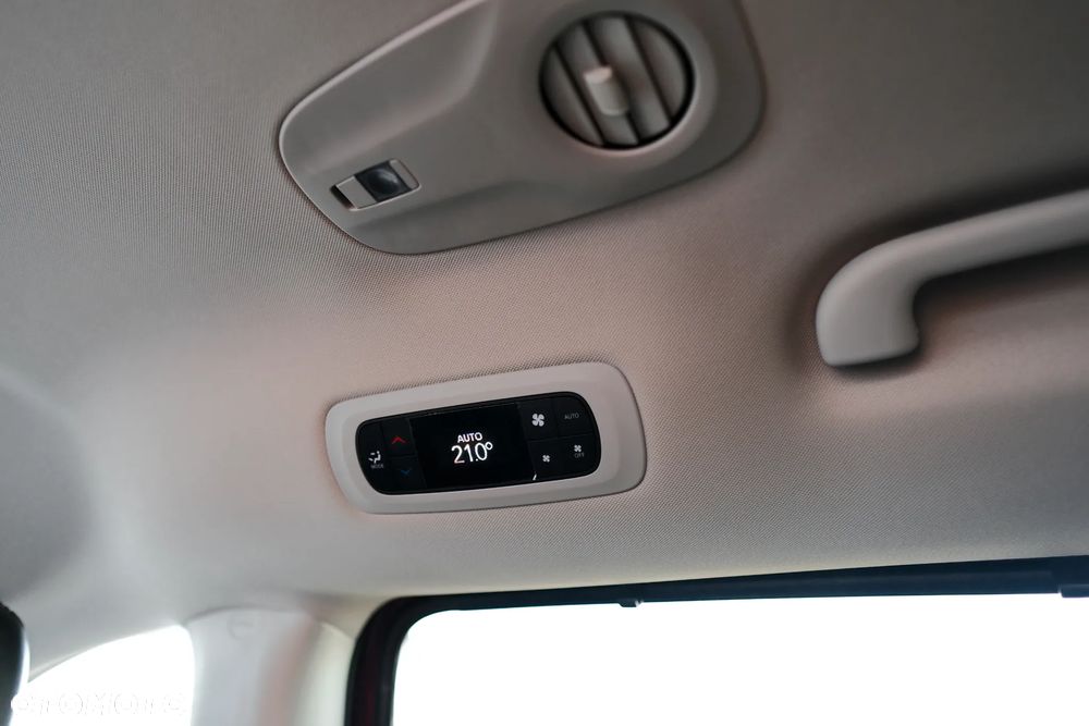 Chrysler Pacifica - 25