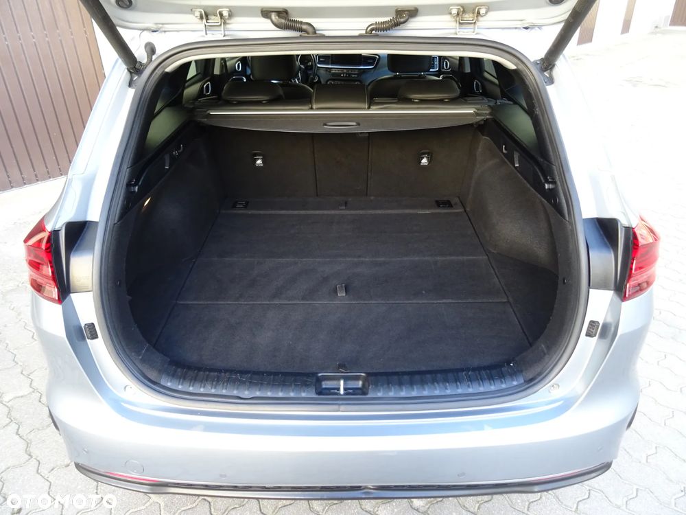Kia Ceed 1.4 T-GDI DCT OPF Platinum Edition - 10