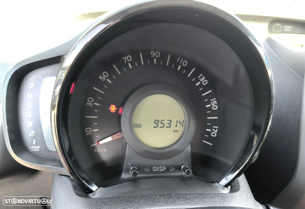 Citroën C1 1.0 VTi Feel S&S - 8