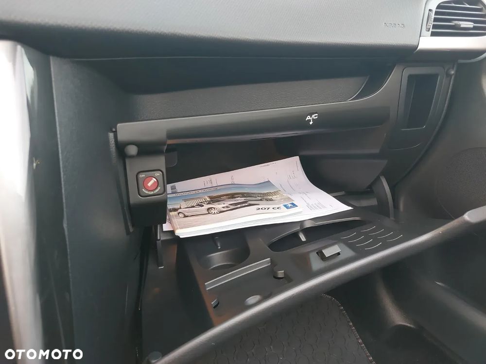 Peugeot 207 CC 1.6 Intense - 25