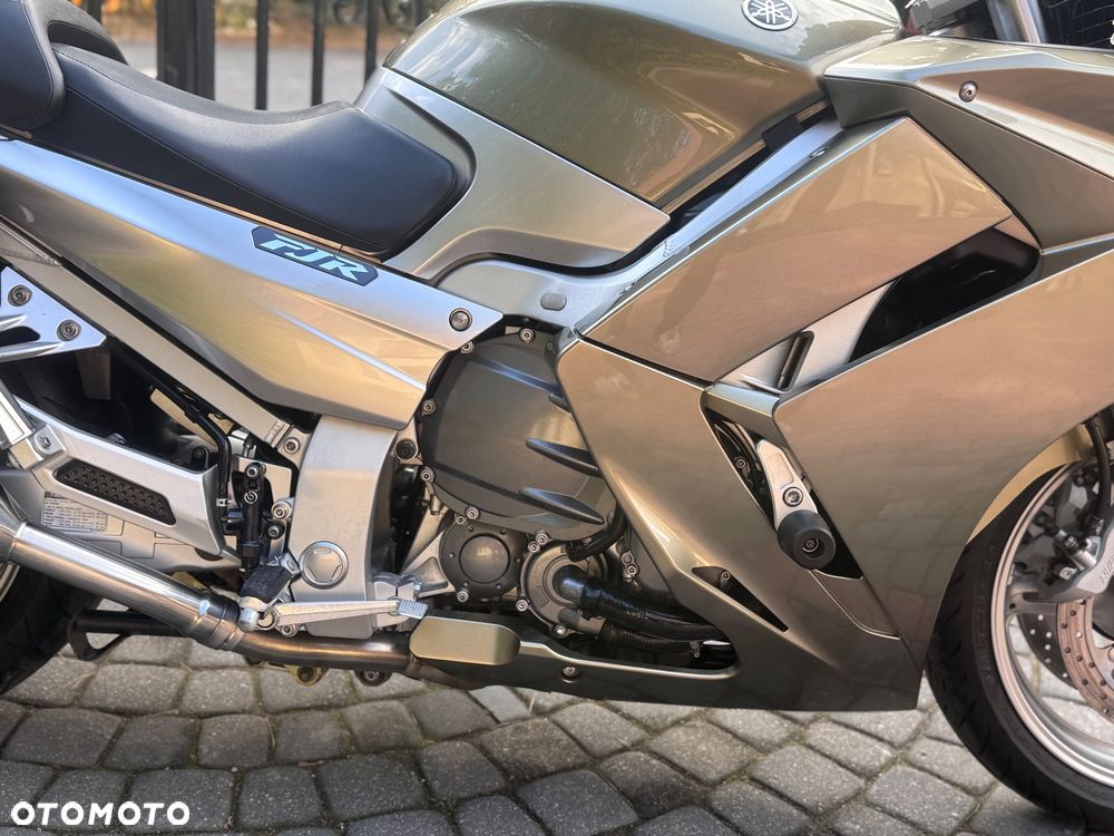 Yamaha FJR - 13