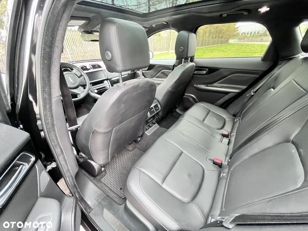 Jaguar F-Pace 25t AWD Portfolio - 10