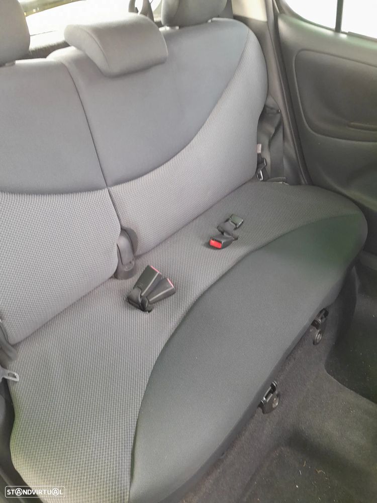 Toyota Yaris 1.0 Sol MMT TA - 8