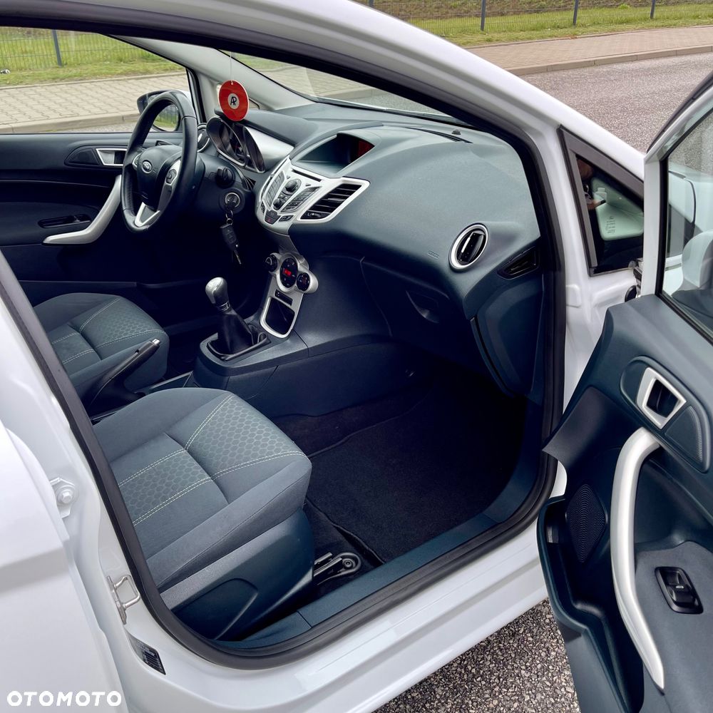 Ford Fiesta 1.6 TDCI Titanium - 18