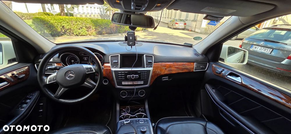 Mercedes-Benz GL - 9