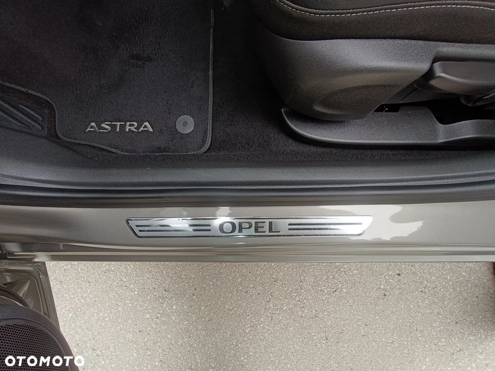 Opel Astra 1.4 Turbo Business - 33