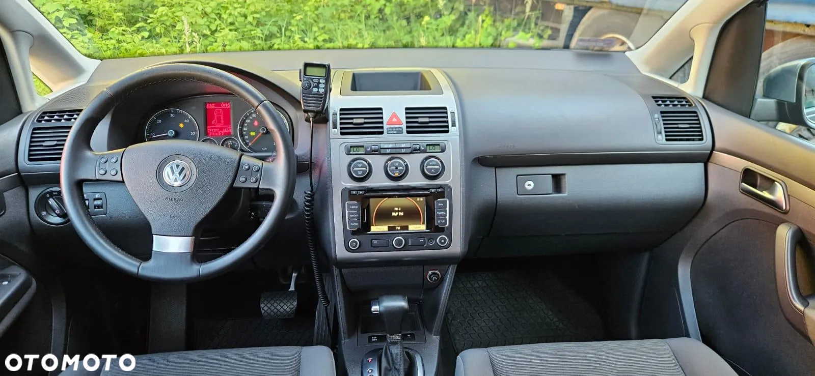 Volkswagen Touran 1.9 TDI Conceptline DSG - 12