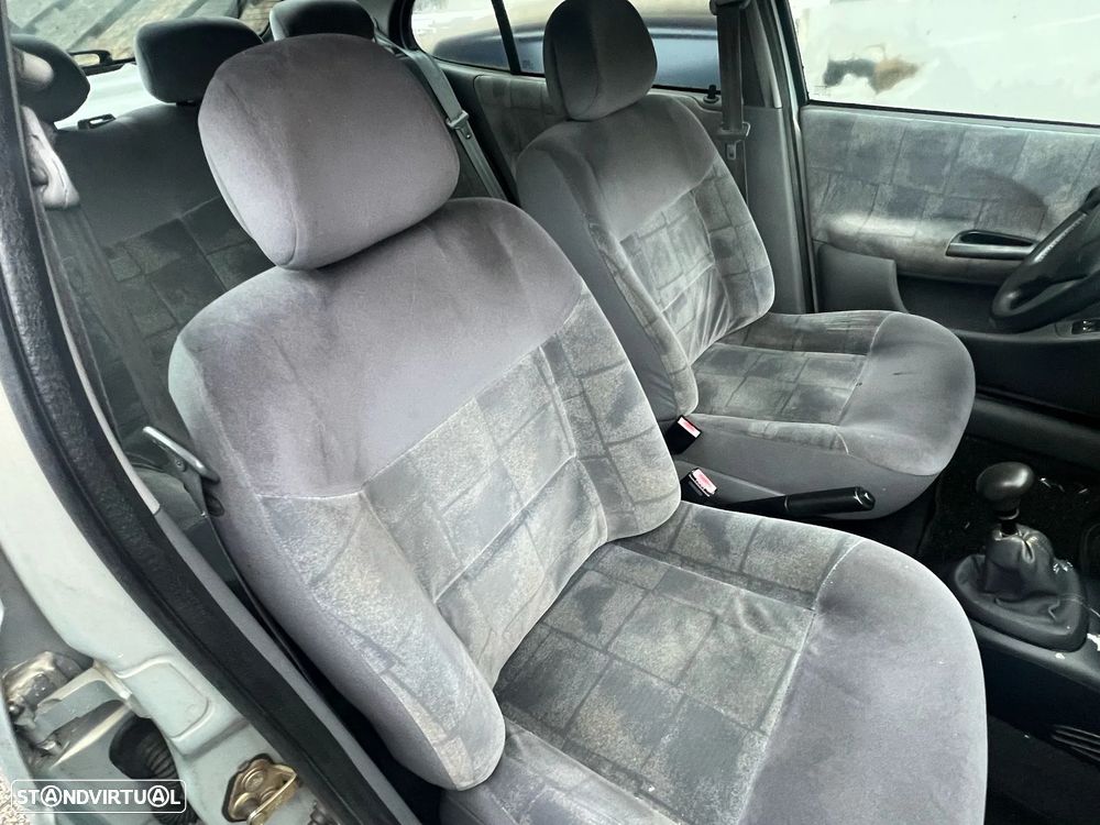 Renault Mégane 1.4 16V RTE - 7