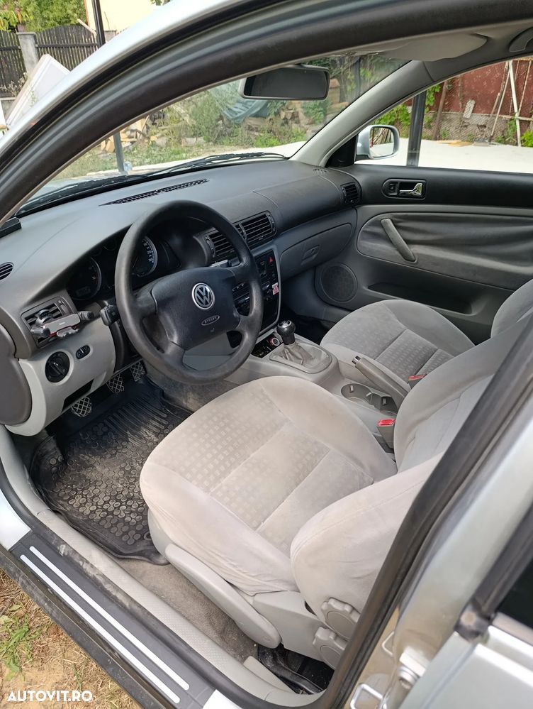 Volkswagen Passat 1.6 Comfortline - 10