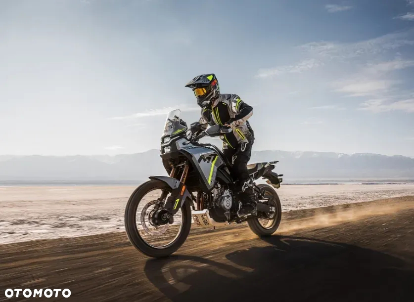 CFMoto MT - 5