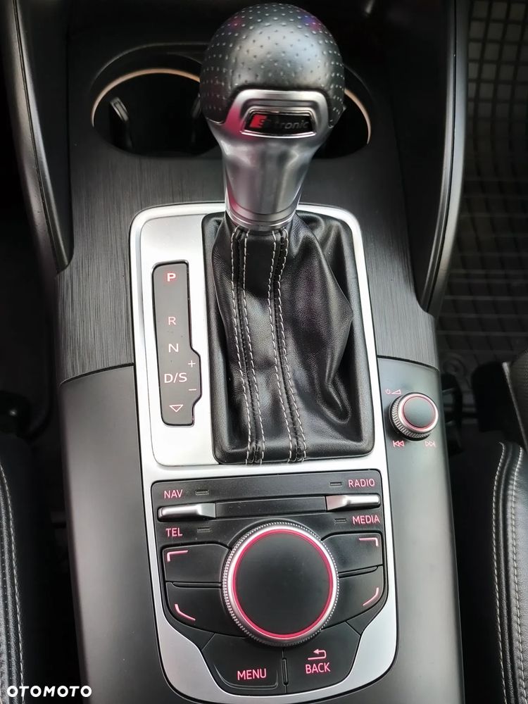 Audi A3 Sportback 2.0 TDI S tronic S line Sportpaket - 25