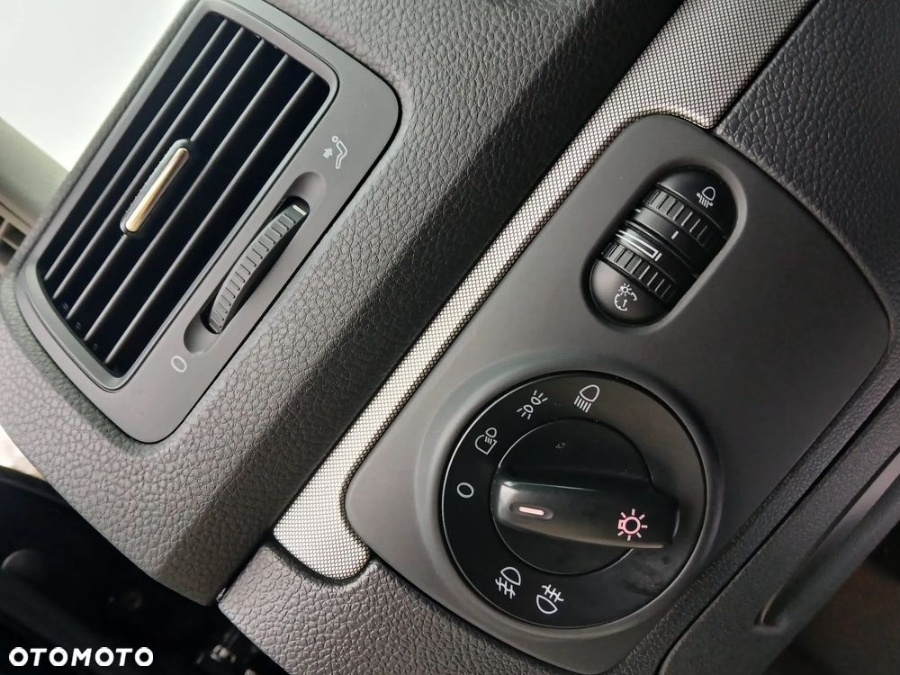 Volkswagen Golf - 26