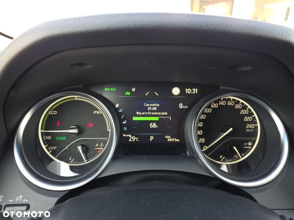 Toyota Camry 2.5 Hybrid Executive CVT - 9