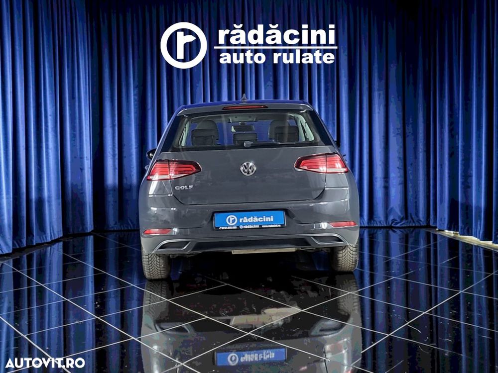 Volkswagen Golf - 9