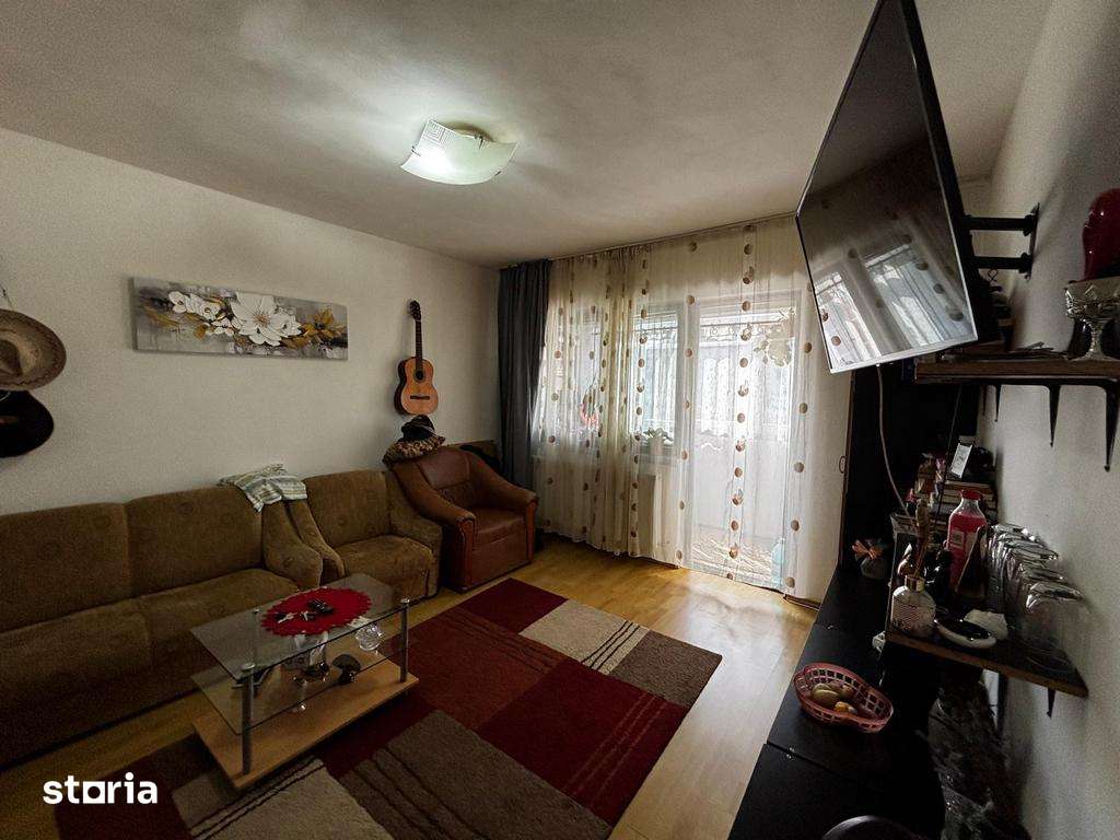 Apartament 2 camere Cartier Ostroveni zona Piata — fotografia 1