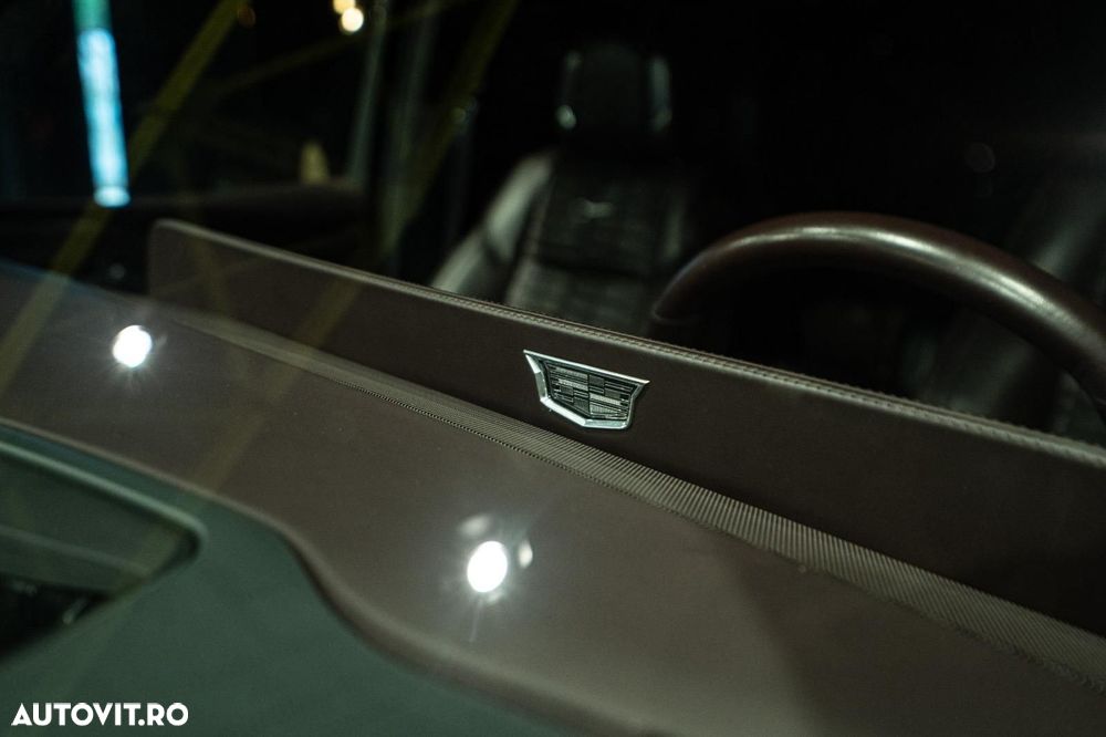 Cadillac Escalade - 25