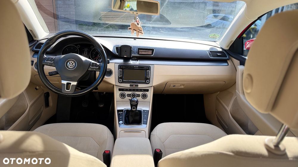 Volkswagen Passat 2.0 TDI Comfortline - 16