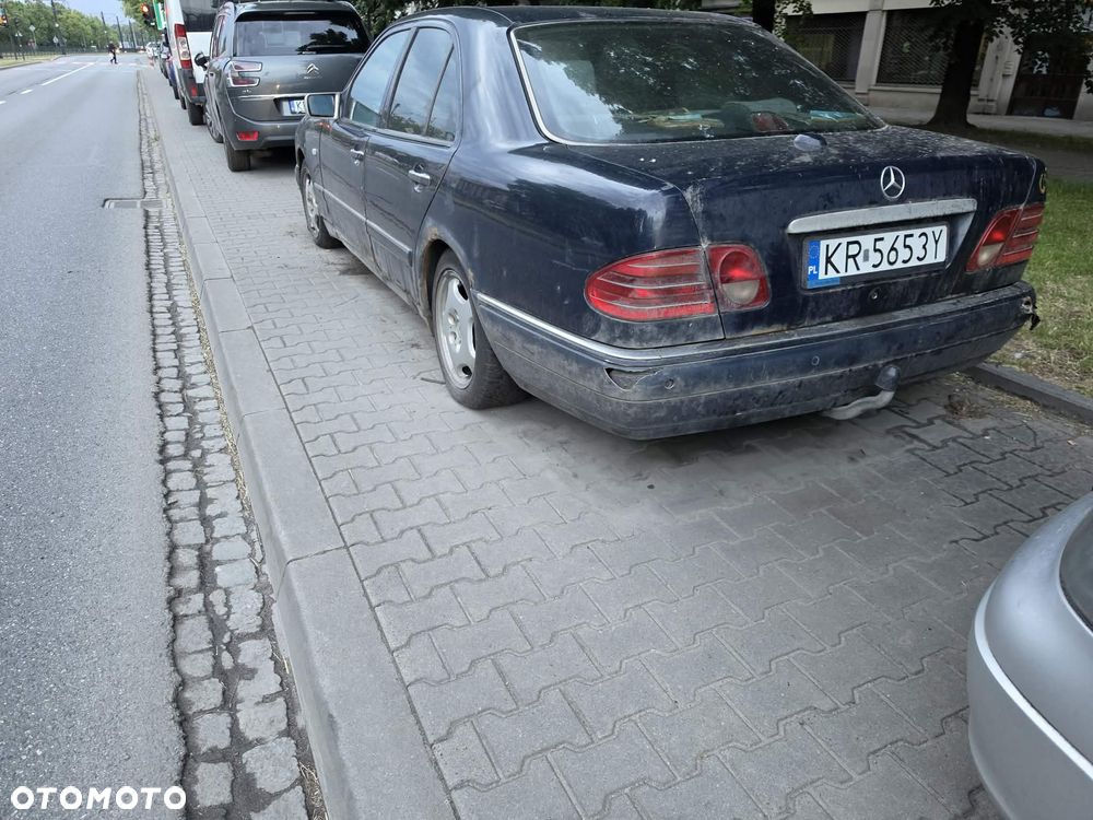 Mercedes-Benz Klasa E - 6