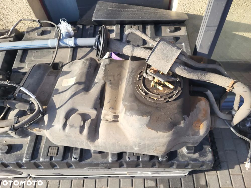 Zbiornik paliwa bak Nissan Navara D23/NP300 - 2