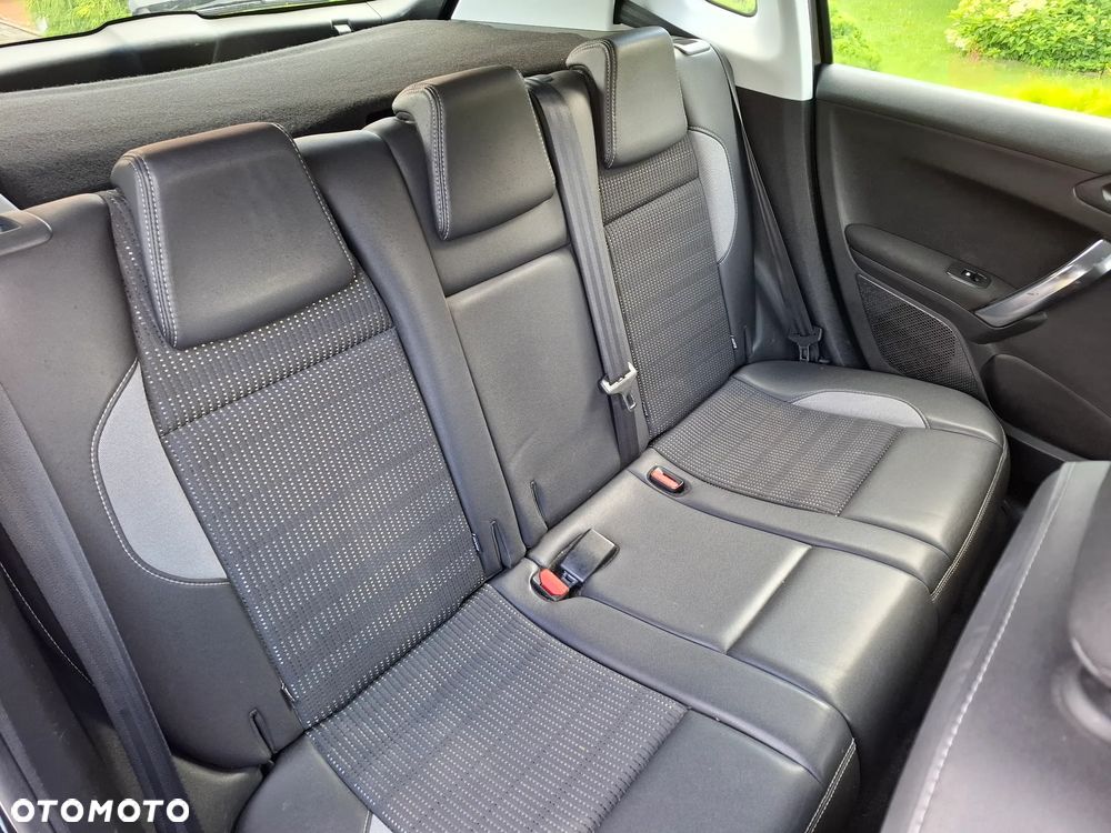 Peugeot 2008 e-HDi FAP 92 STOP & START Allure - 18