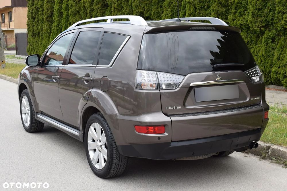 Mitsubishi Outlander 2.0 DID Intense + SE - 8