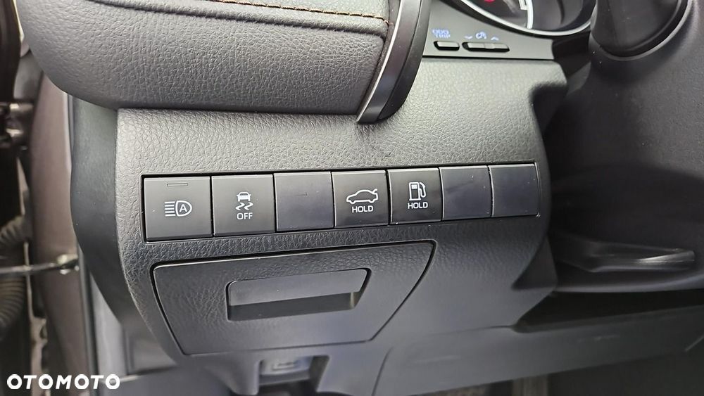Toyota Camry 2.5 Hybrid Comfort CVT - 18