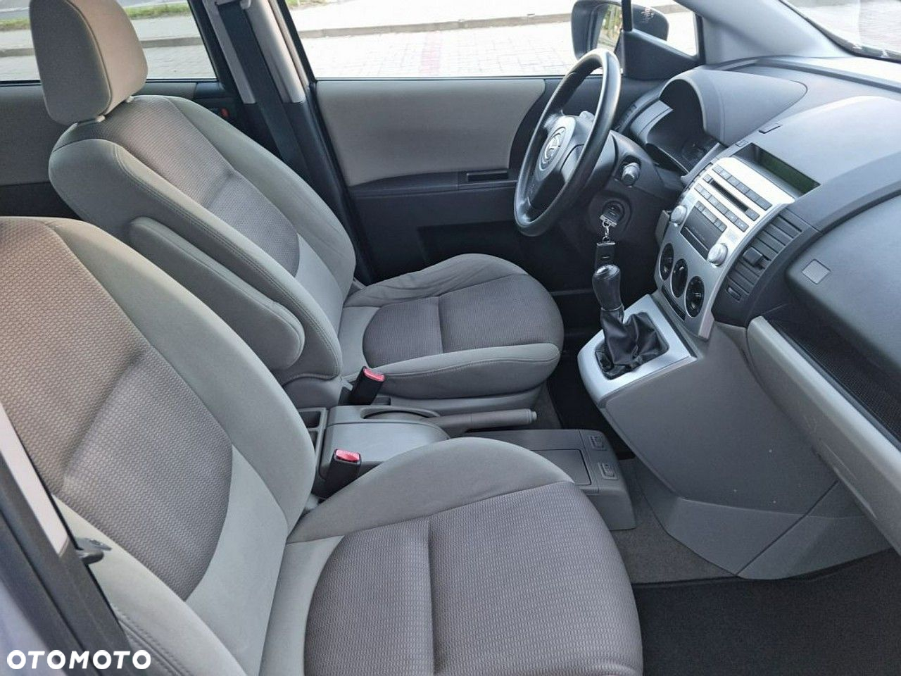 Mazda 5 - 11
