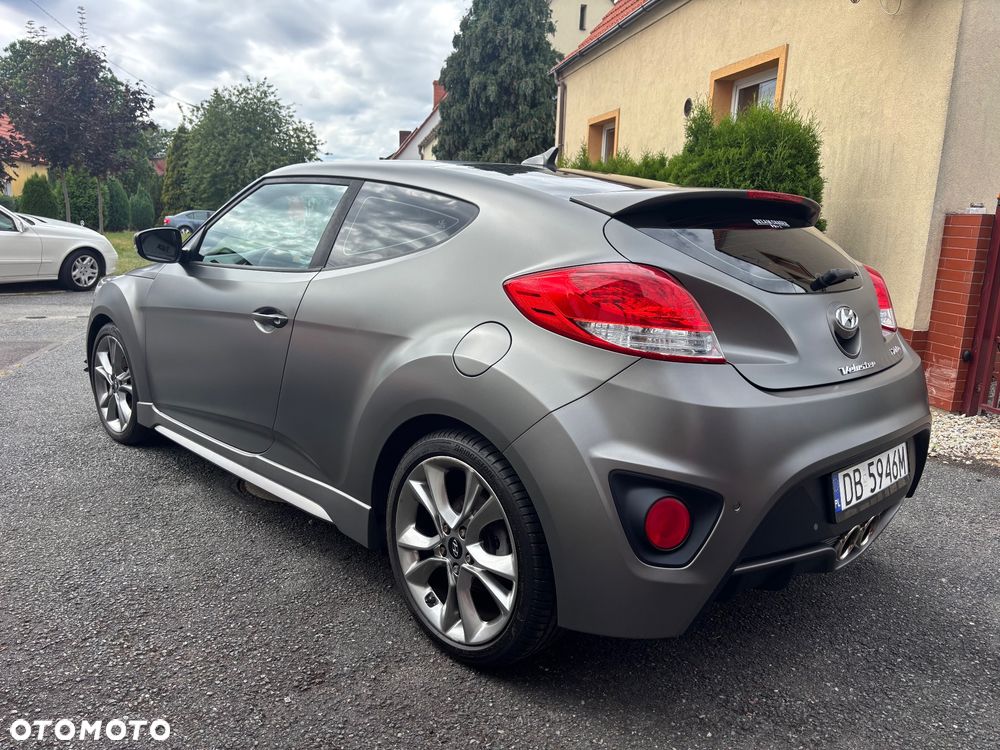 Hyundai Veloster - 4