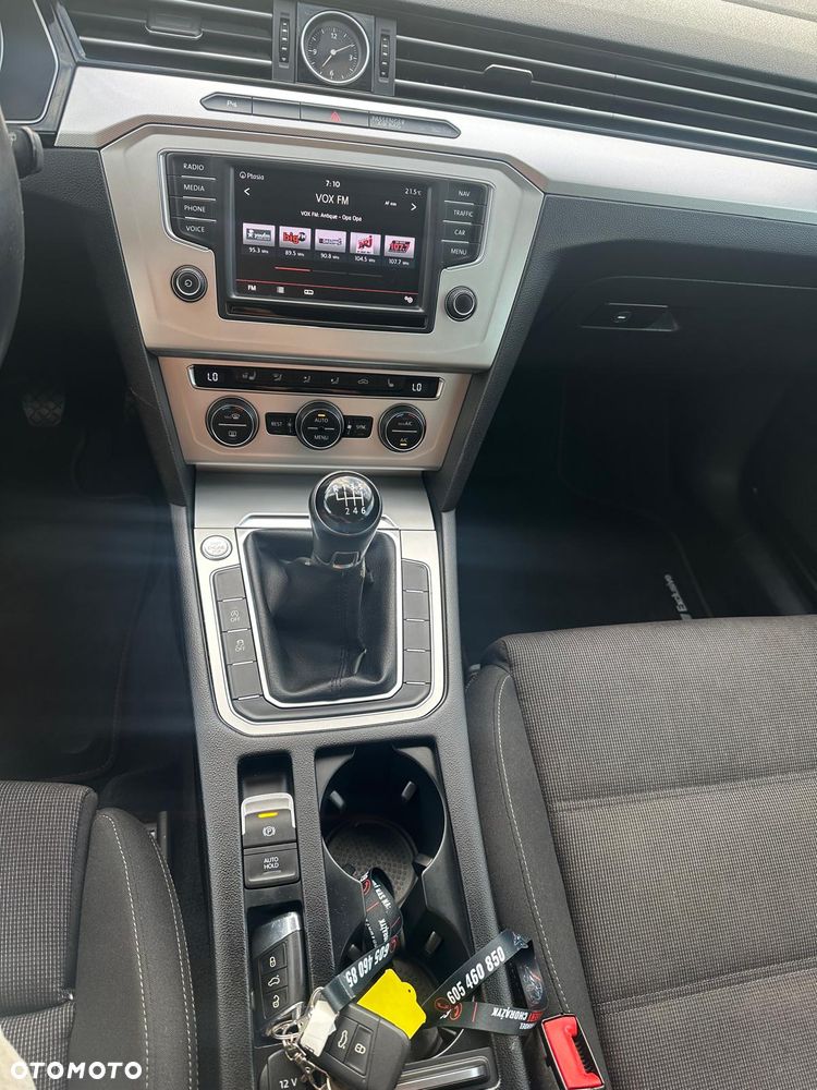 Volkswagen Passat 2.0 TDI BMT Comfortline - 11