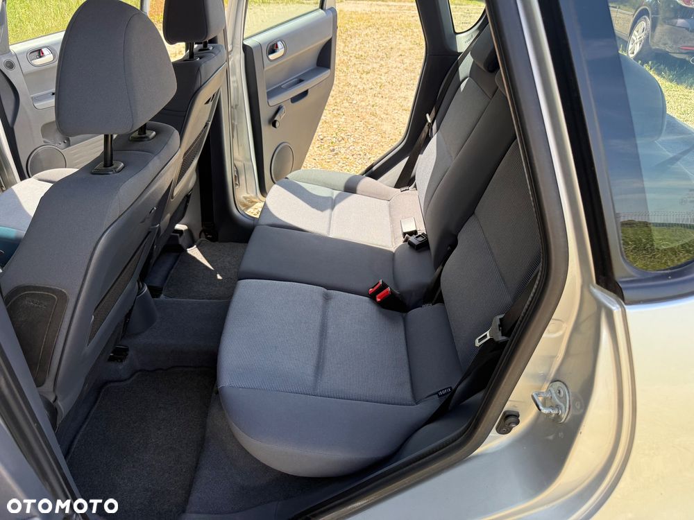 Mitsubishi Colt 1.1 - 11
