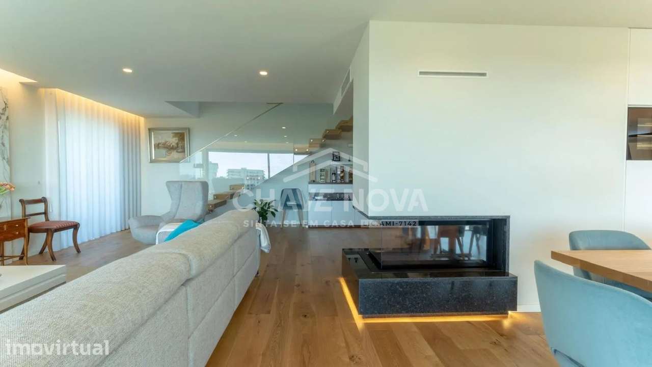 T4 c/ Varanda em Mafamude,  Vila Nova de Gaia - Grande imagem: 4/48