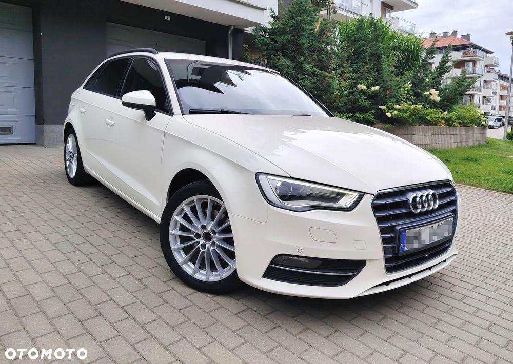 Audi A3 Sportback 1.4 TFSI S tronic Ambiente - 2