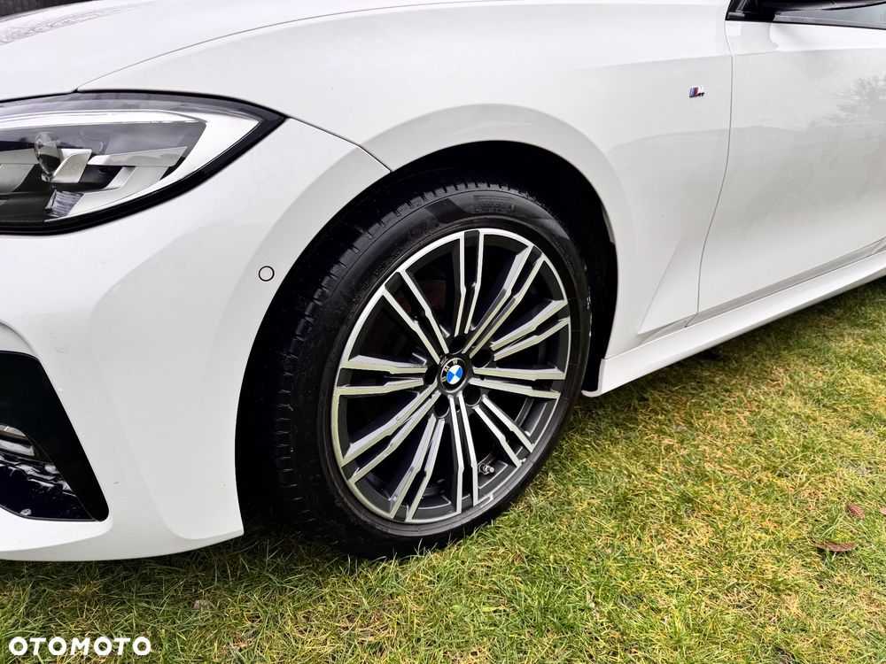 BMW Seria 3 318d M Sport Shadow - 8