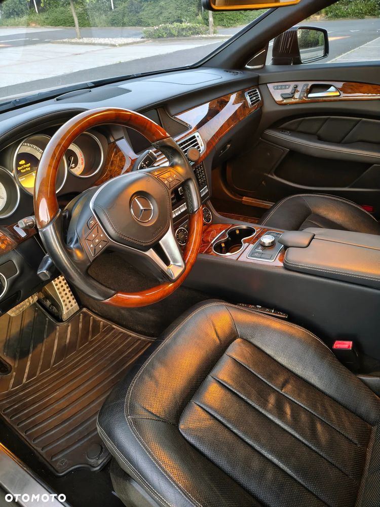Mercedes-Benz CLS 500 4-Matic BlueEff - 9