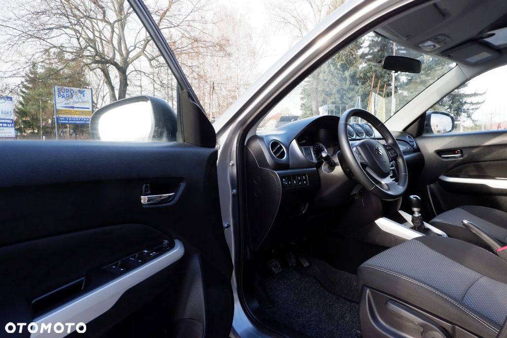 Suzuki Vitara 1.6 DDiS (4x4) Allgrip Comfort - 26