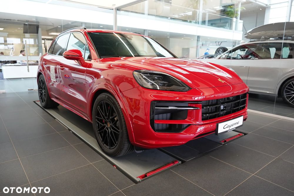 Porsche Cayenne GTS - 7