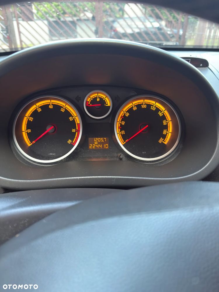 Opel Corsa - 8